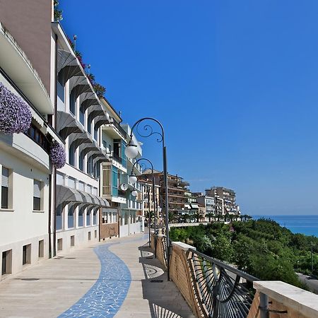 Hotel Ideale ออร์โตนา ภายนอก รูปภาพ