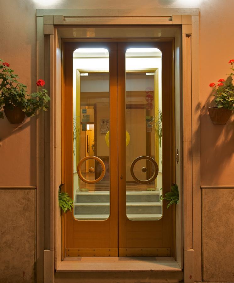Hotel Ideale ออร์โตนา ภายนอก รูปภาพ