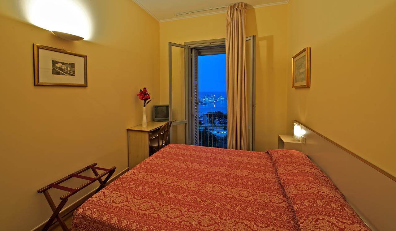 Hotel Ideale ออร์โตนา ภายนอก รูปภาพ