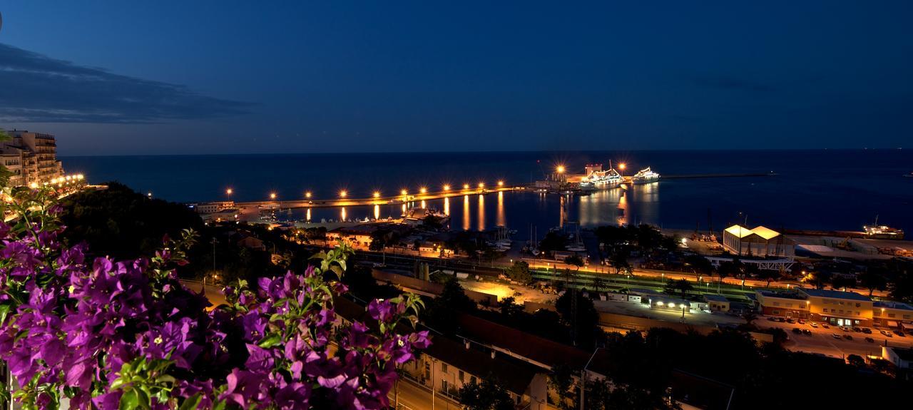 Hotel Ideale ออร์โตนา ภายนอก รูปภาพ